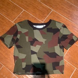 Kendall & Kylie camo crop top!